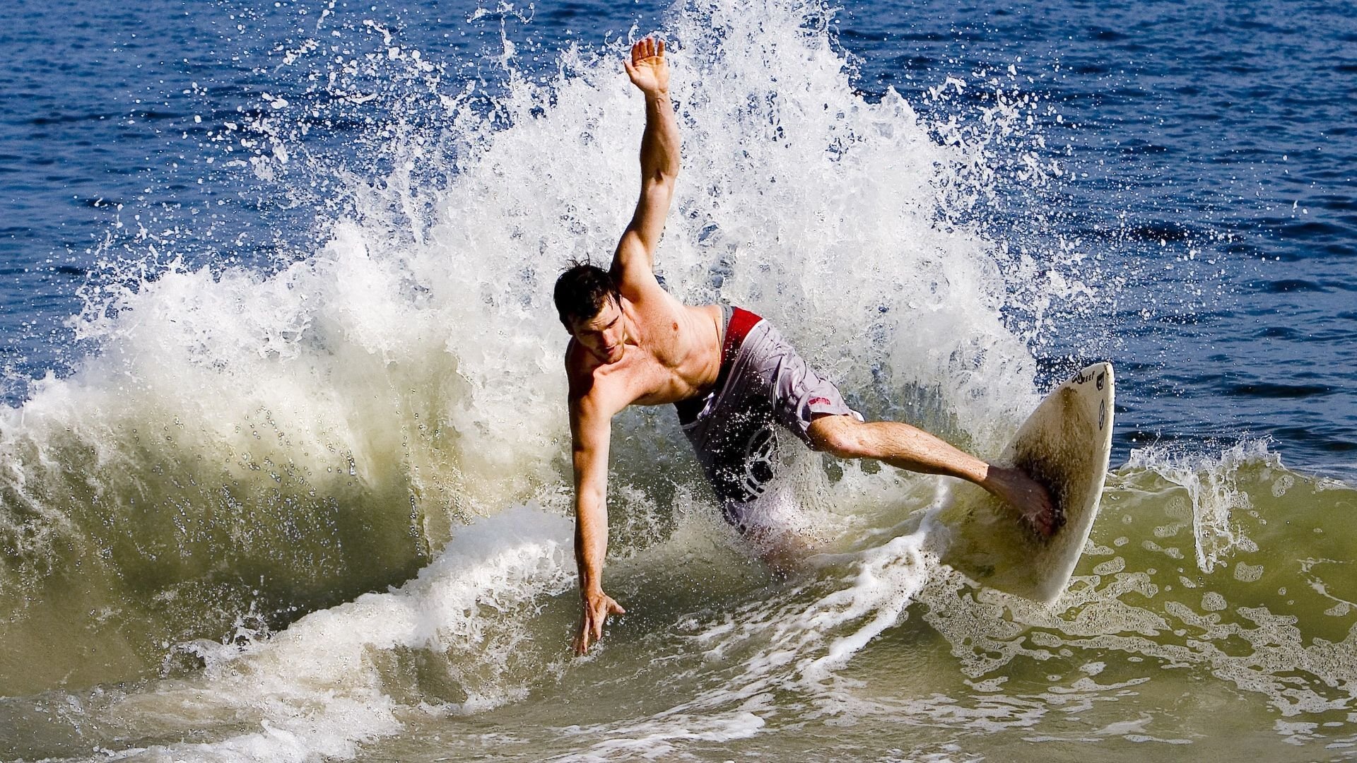 《电竞行业的“热门职业”：从主播到场馆管理》，电竞主播在哪里工作